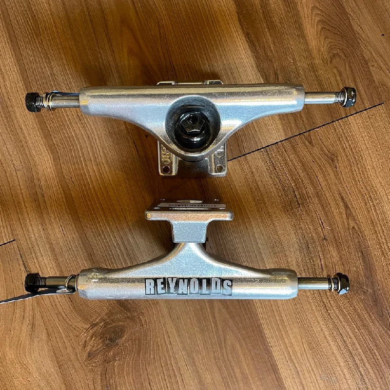 INDEPENDENT - Stage 11 Forged Hollow (Reynolds Block Silver / Mid) Skateboard Trucks